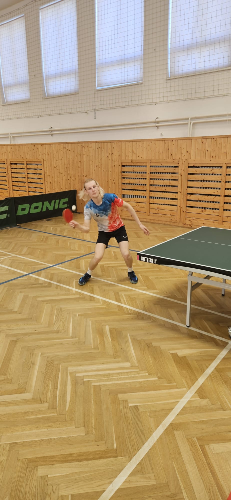 Kovařík Dominik Hraje